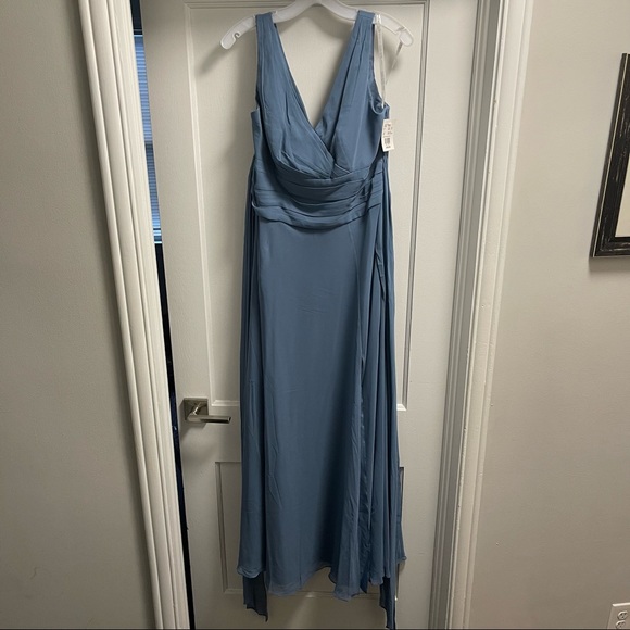 💙 David’s Bridal Bridesmaid Dress 💙 - Picture 2 of 10